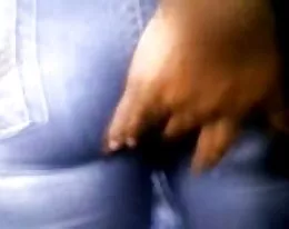 Metiendo mano en bus 7