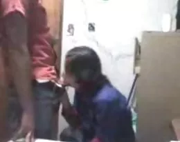 ENTRE DOS SE LA COJEN