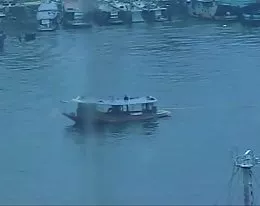 Hallo, yes the roomservice please.