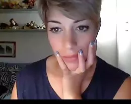 Very beautiful short hair girl CAM