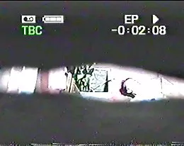 VECINA ESPIADA EN TANGA SE LE VE UN PEZON 2