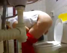 bathroom spy friends