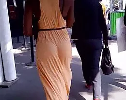 french good ass on the street un bon cul