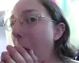 Nerdy Girlfriend satisfies not her brother