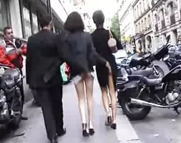 Exihb dans paris , rue, parc, magazin